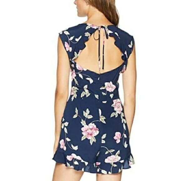 Cupcakes and Cashmere Jacinda, cap sleeve, keyhole back, floral romper size 8 - Picture 7 of 8